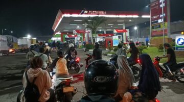 Horor Antrian Bbm Sudah Terjadi Dimana Mana Menjadi Dilema Masyarakat