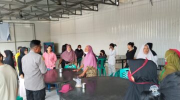 Puluhan Emak-Emak Geruduk Polsek Tanjung Morawa, Minta Dugaan Pembiaran Penyerangan FKPPI Diusut Tuntas