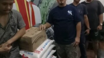 Dudi Efni dan Dirga Salurkan Beras serta Minyak Goreng, Dukung Dapur Umum DPC GRIB Jaya Medan Tetap Berbagi