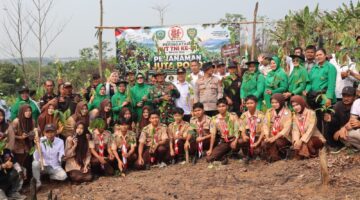 Penanaman 5.000 Bibit Buah Rangkaian HUT TNI ke-81, Kodim 0603/Lebak Gerakkan Warga Leuwidamar Lestarikan Alam