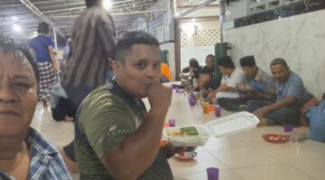 Untaian Doa Pejuang Puasa Sunah di Teras Masjid Jamik Kebun Bunga Medan untuk Para Donatur