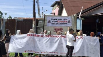 ‎Ratusan Warga Tolak Penembokan Gang Anggrek Medan, Desak Wali Kota Copot Camat hingga Kepling