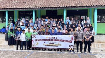 Mahasiswa Pascasarjana UIN Banten Gelar Seminar Kepemimpinan Pendidikan Islam, 90 Guru Ikuti Penguatan Kompetensi